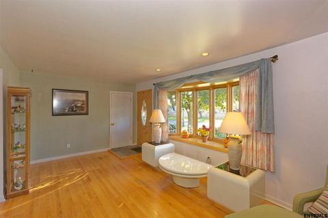 4 Havenbrook Dr, Schenectady, NY 12302 photo 5