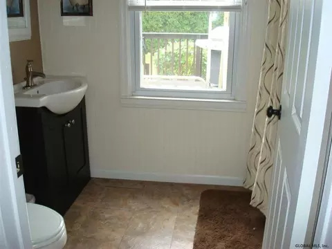 400 Elm Ave, Selkirk, NY 12158 photo 12