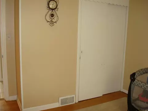 400 Elm Ave, Selkirk, NY 12158 photo 9