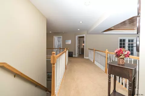 105 Dedham Post Rd, Schenectady, NY 12303 photo 21