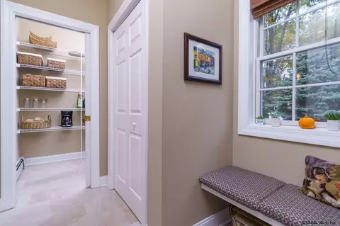 105 Dedham Post Rd, Schenectady, NY 12303 photo 9
