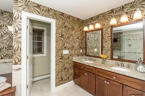 105 Dedham Post Rd, Schenectady, NY 12303 photo 32