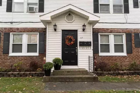 117 Jackson Ave, Schenectady, NY 12304 photo 2