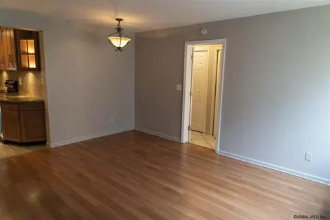 117 Jackson Ave, Schenectady, NY 12304 photo 4