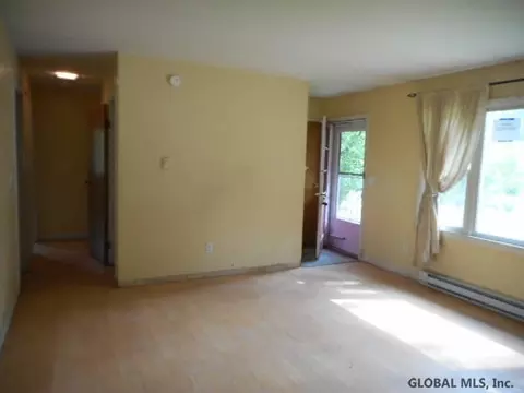 874 Charlton Rd, Schenectady, NY 12302 photo 9