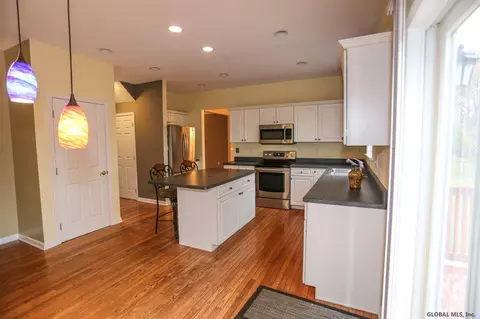29 Bluestone Rdg, Clifton Park, NY 12065 photo 16