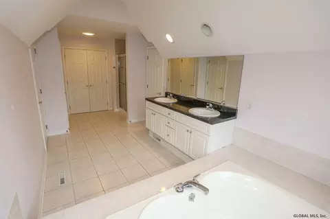 29 Bluestone Rdg, Clifton Park, NY 12065 photo 36