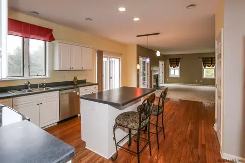 29 Bluestone Rdg, Clifton Park, NY 12065 photo 14
