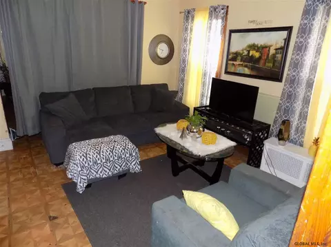 247 Mcclellan St, Schenectady, NY 12304 photo 7
