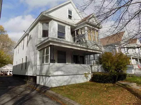 247 Mcclellan St, Schenectady, NY 12304 photo 1