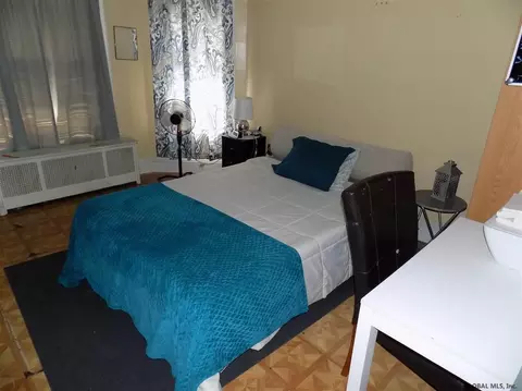 247 Mcclellan St, Schenectady, NY 12304 photo 6