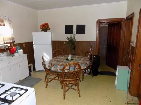 247 Mcclellan St, Schenectady, NY 12304 photo 4