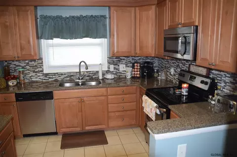 267 Vly Rd, Schenectady, NY 12309 photo 37