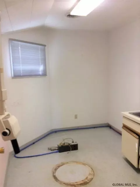 1368 Union St, Schenectady, NY 12308 photo 40