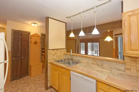 1175 Gordon Rd, Schenectady, NY 12306 photo 5