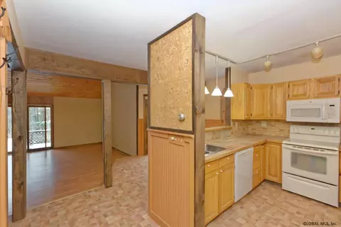 1175 Gordon Rd, Schenectady, NY 12306 photo 4