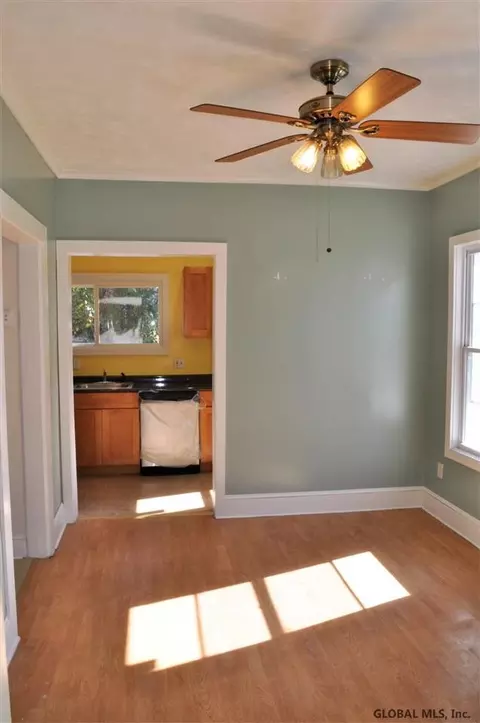 54 Willow Ave, Schenectady, NY 12304 photo 7