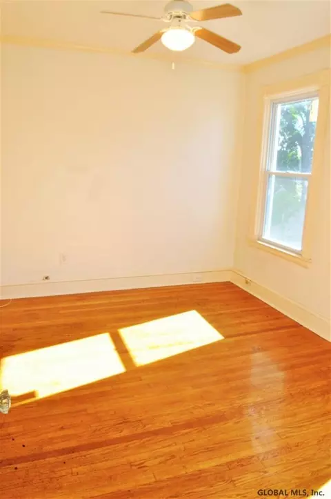 54 Willow Ave, Schenectady, NY 12304 photo 17