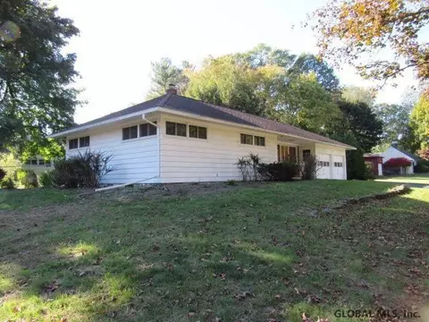 203 Winne Rd, Delmar, NY 12054 photo 3