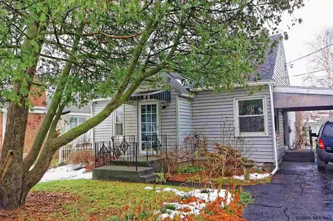 3226 Williams St, Schenectady, NY 12306 photo 1