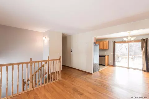 6130 Johnston Rd, Slingerlands, NY 12159 photo 7