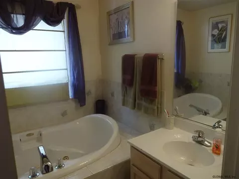 115 Trinity Pl, Selkirk, NY 12158 photo 7