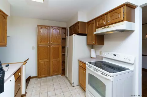 183 Benjamin St, Schenectady, NY 12303 photo 7