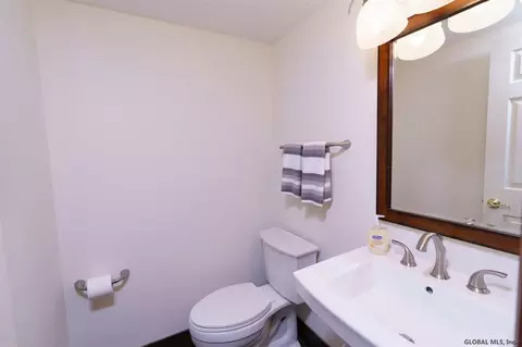 183 Benjamin St, Schenectady, NY 12303 photo 12
