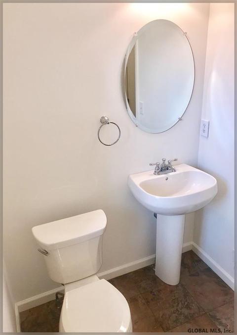 29 Ridgewood Dr, Mechanicville, NY 12118 photo 9