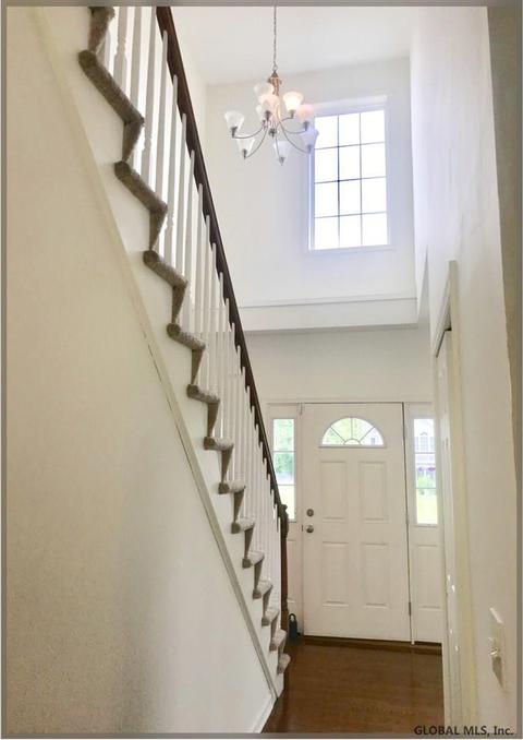 29 Ridgewood Dr, Mechanicville, NY 12118 photo 3