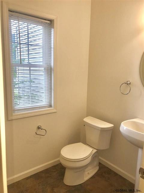 29 Ridgewood Dr, Mechanicville, NY 12118 photo 18