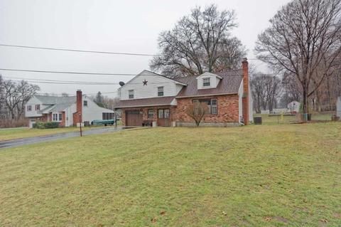 28 Lorelei La, Schenectady, NY 12302 photo 4