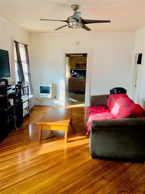 25 Chestnut St, Schenectady, NY 12307 photo 9