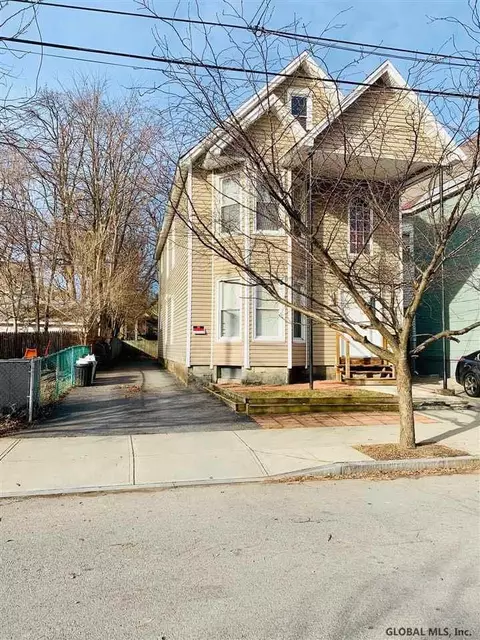 25 Chestnut St, Schenectady, NY 12307 photo 1