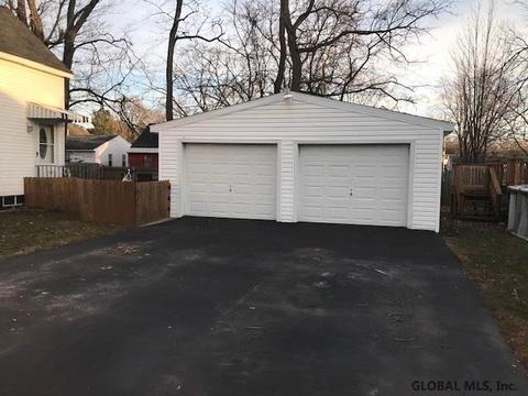 214 Lee Ave, Schenectady, NY 12304 photo 3