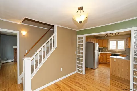 40 Kendale Ave, Schenectady, NY 12304 photo 4