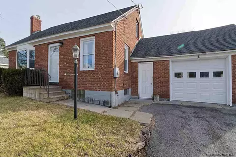 40 Kendale Ave, Schenectady, NY 12304 photo 2