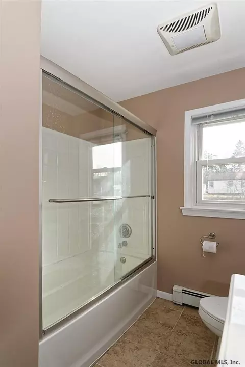 40 Kendale Ave, Schenectady, NY 12304 photo 16