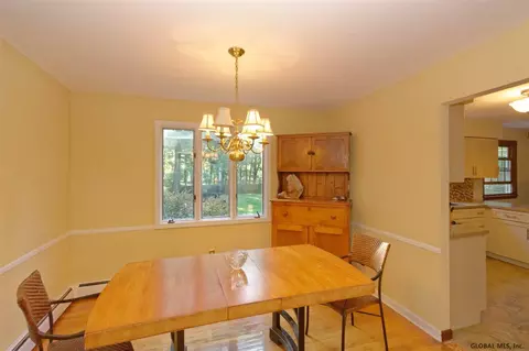 609 Maywood Ave, Schenectady, NY 12303 photo 9