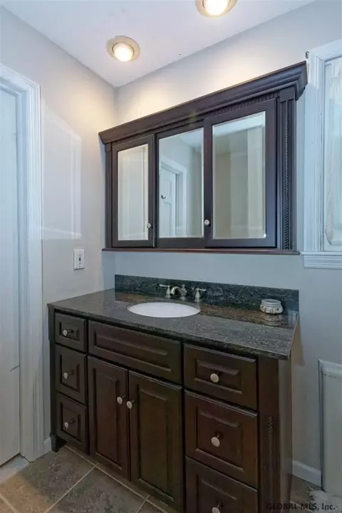 609 Maywood Ave, Schenectady, NY 12303 photo 27