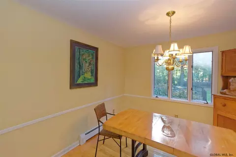 609 Maywood Ave, Schenectady, NY 12303 photo 10