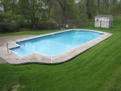 406 Pinkster Ln, Slingerlands, NY 12159 photo 3