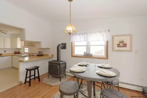 2706 Augustine Ave, Schenectady, NY 12306 photo 11