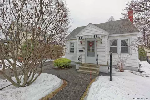 2706 Augustine Ave, Schenectady, NY 12306 photo 2