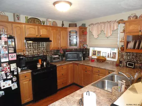 1135 Trinity Ave, Schenectady, NY 12306 photo 6