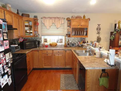 1135 Trinity Ave, Schenectady, NY 12306 photo 5