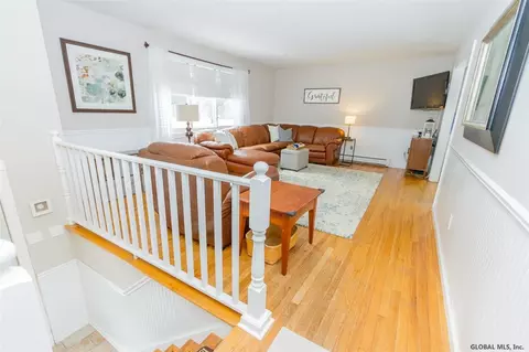 3 Cedarcrest Dr, Saratoga Springs, NY 12866 photo 4