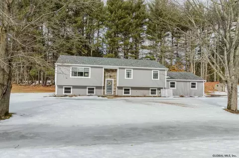 3 Cedarcrest Dr, Saratoga Springs, NY 12866 photo 1