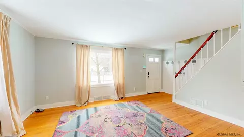 26 Murray Dr, Glenmont, NY 12077 photo 5