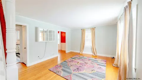 26 Murray Dr, Glenmont, NY 12077 photo 4
